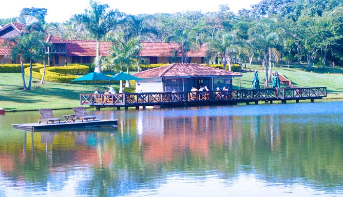 Deck lago Alvorada Resort