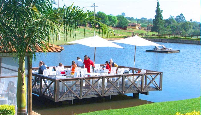 Deck lago Fonte Alvorada Resort